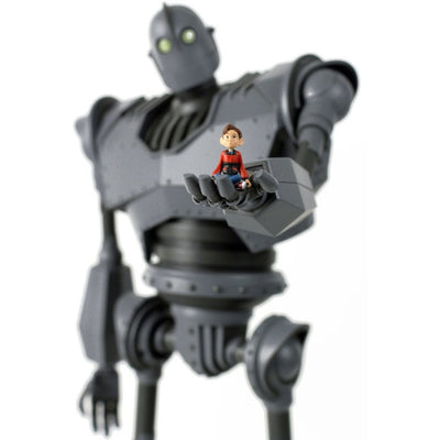 Iron Giant 16-Inch Talking Deluxe Action Figure by MONDO