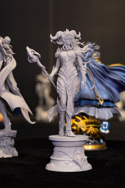 World of Warcraft - Alexstrasza the Life-Binder Statue
