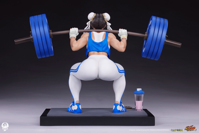 Chun-Li Powerlifting (Classic) 1/4 Scale Statue