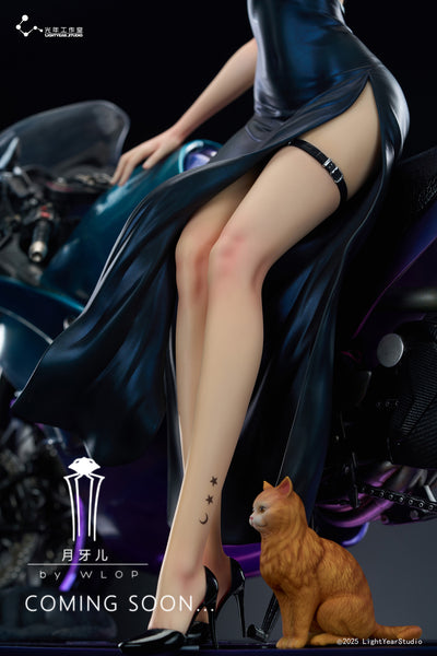 Cloud Worm Series - Crescent Moon (Super Deluxe Version) by WLOP 1/4 Scale Statue