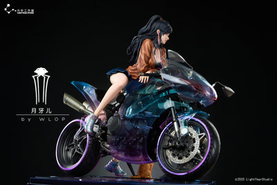 Cloud Worm Series - Crescent Moon (Super Deluxe Version) by WLOP 1/4 Scale Statue