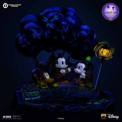 Disney Classics - Mickey, Minnie and Plutos Day at the Park Deluxe Art Scale 1/10