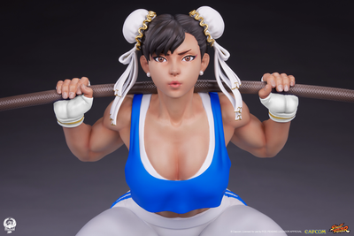 Chun-Li Powerlifting (Classic) 1/4 Scale Statue