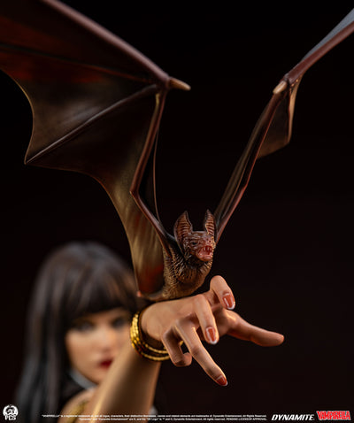 Vampirella 1/2 Scale Statue