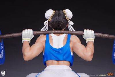 Chun-Li Powerlifting (Classic) 1/4 Scale Statue