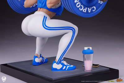 Chun-Li Powerlifting (Classic) 1/4 Scale Statue