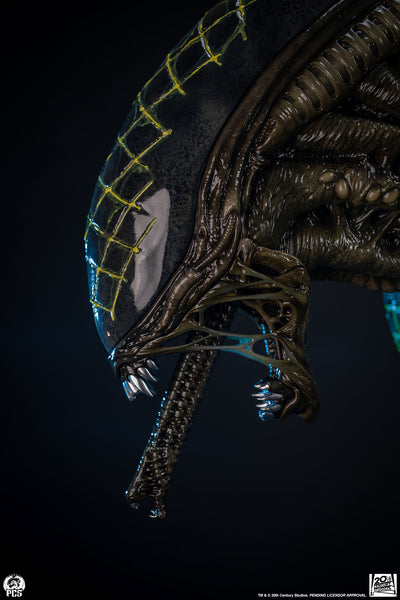 Alien vs. Predator - Grid Alien 1/2 Scale Statue