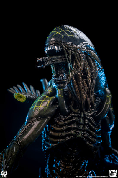 Alien vs. Predator - Grid Alien 1/2 Scale Statue