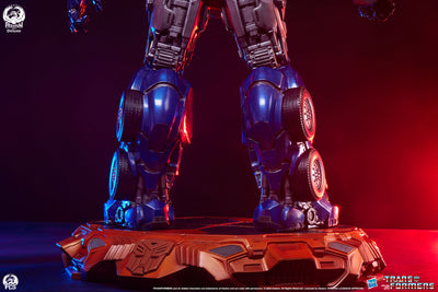 Optimus Prime (Deluxe Edition) Museum Scale Statue