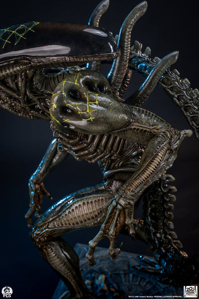 Alien vs. Predator - Grid Alien 1/2 Scale Statue