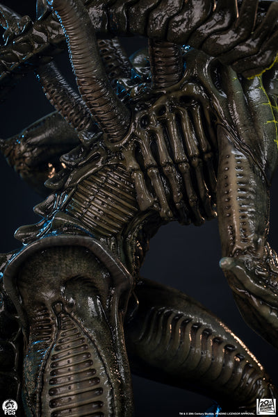Alien vs. Predator - Grid Alien 1/2 Scale Statue