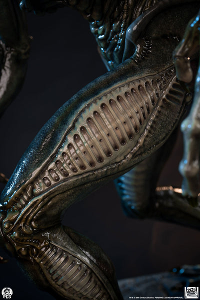 Alien vs. Predator - Grid Alien 1/2 Scale Statue