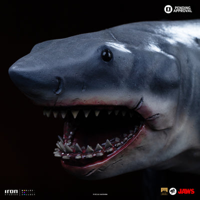 Jaws & Steven Spielberg Art Scale 1/10