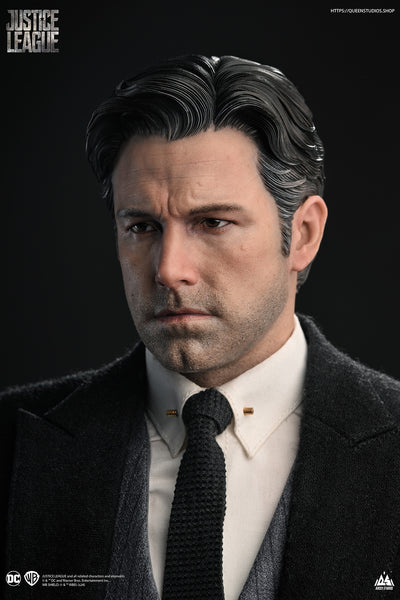 Justice League (2017) - Bruce Wayne 1/4 Scale Statue