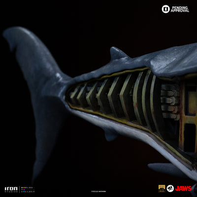 Jaws & Steven Spielberg Art Scale 1/10