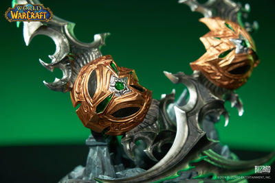 World of Warcraft - Warglaives of Azzinoth (20th Anniversary Collector's Ed.) Replica