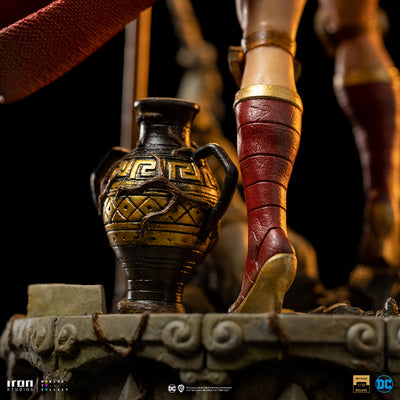 Wonder Woman Unleashed 1/10 Deluxe Art Scale