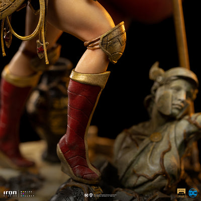 Wonder Woman Unleashed 1/10 Deluxe Art Scale
