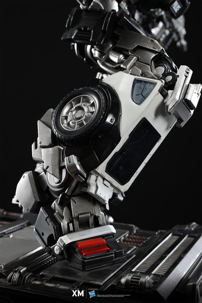 Transformers - Prowl 1/10 Scale Statue