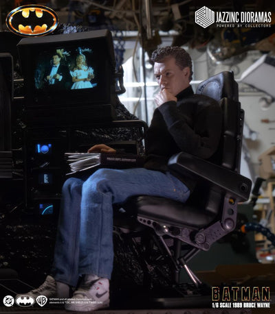 Batman (1989) - Bruce Wayne (Batcave Ver. - Deluxe) 1/6 Scale Figure