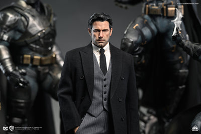 Justice League (2017) - Bruce Wayne 1/4 Scale Statue