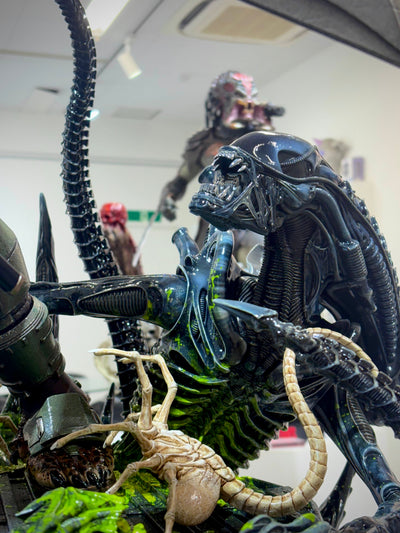 Aliens vs. Predator - Machiko & Broken Tusk Predator 1/4 Scale Statue