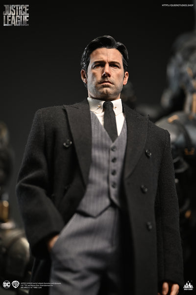 Justice League (2017) - Bruce Wayne 1/4 Scale Statue