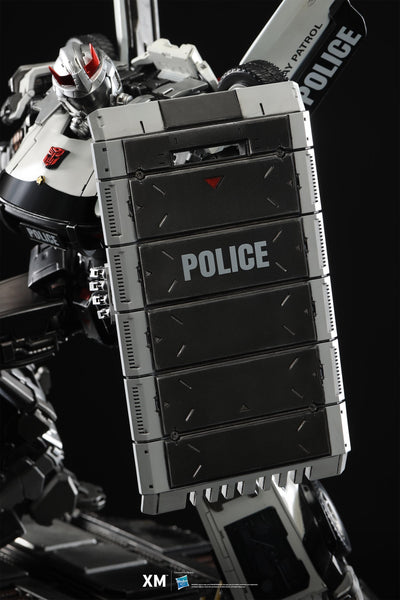 Transformers - Prowl 1/10 Scale Statue