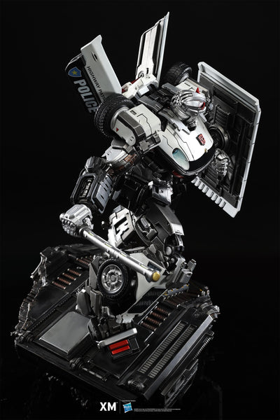Transformers - Prowl 1/10 Scale Statue