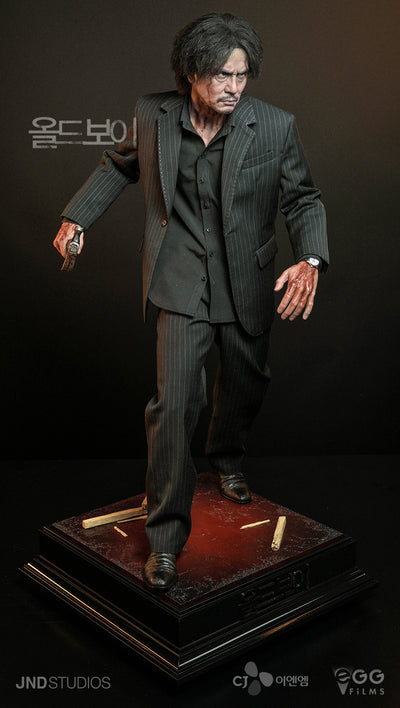 Dae-su Oh (OLDBOY) 1/3 Scale Statue
