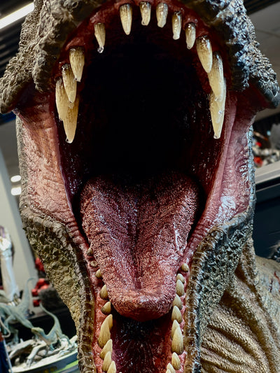 Jurassic World - Tyrannosaurus Rex 1/3 Scale Bust