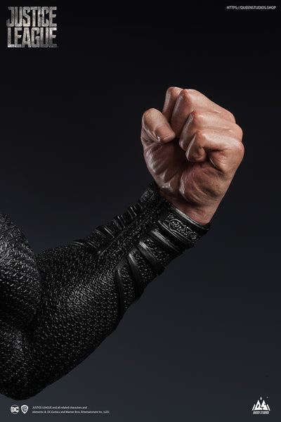 Superman (Henry Cavill) Black Suit (Regular Version) 1/3 Scale Statue