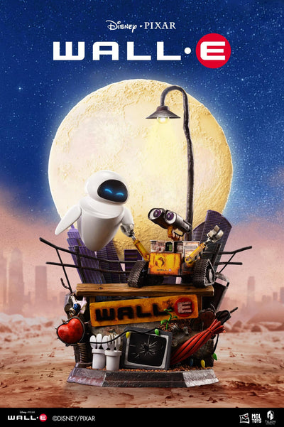 WALL-E and EVE Statue