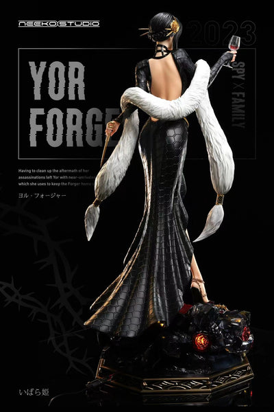 Yor Forger 1/4 Scale Statue