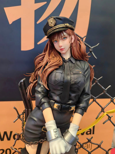 Yes, Madam (DX Version) 1/4 Scale Statue