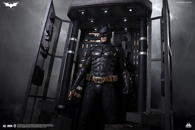 The Dark Knight - Batman (Ultimate Ed. - Armory) Life-Size Statue