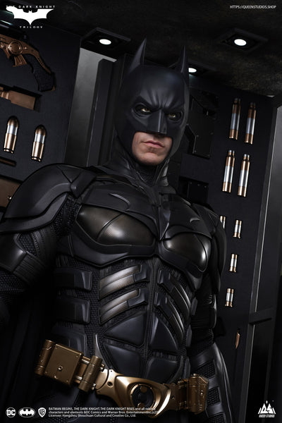 The Dark Knight - Batman (Ultimate Ed. - Armory) Life-Size Statue