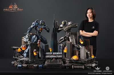 Pacific Rim - Gipsy Avenger vs. Obsidian Fury (Suite Version) Statue