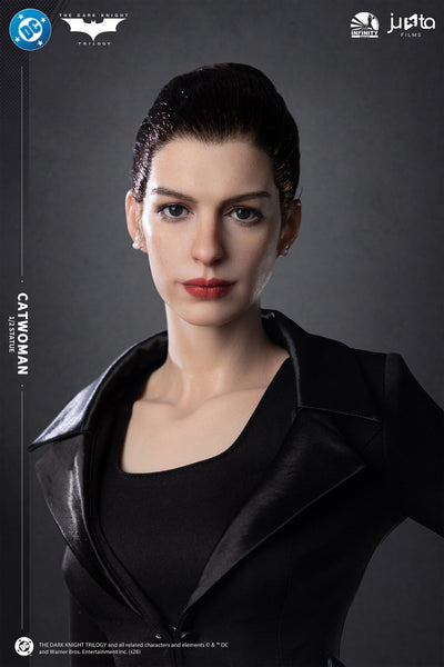The Dark Knight Rises (2012) - Catwoman (Airport Disguise) 1/2 Scale Statue