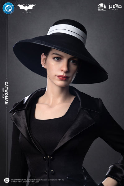 The Dark Knight Rises (2012) - Catwoman (Airport Disguise) 1/2 Scale Statue