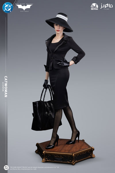 The Dark Knight Rises (2012) - Catwoman (Airport Disguise) 1/2 Scale Statue