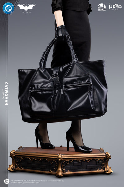 The Dark Knight Rises (2012) - Catwoman (Airport Disguise) 1/2 Scale Statue
