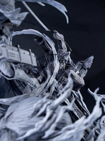 Attack on Titan - Eren vs. Colossal Titan 1/6 Scale Statue
