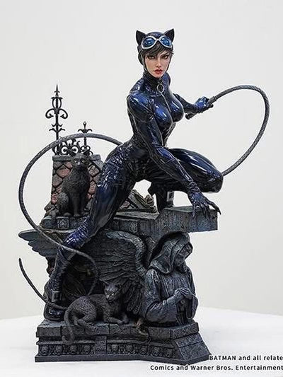 Batman: Hush - Catwoman 1/3 Scale Statue