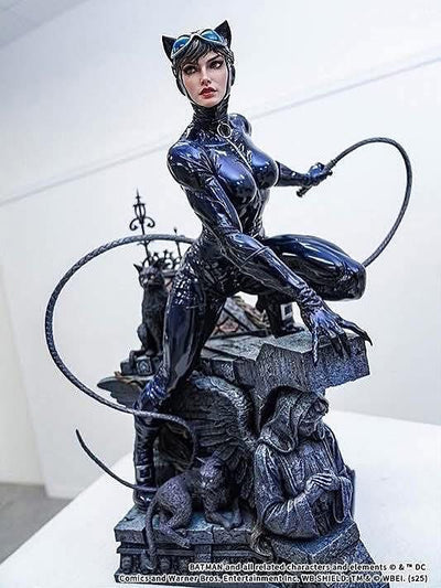 Batman: Hush - Catwoman 1/3 Scale Statue