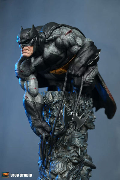 The Dark Knight Returns - Batman (Black) 1/4 Scale Statue by 3109 Studio