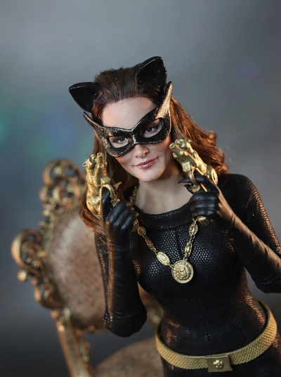 Catwoman (Julie Newmar) 1/6 Scale Figure - Deluxe Edition