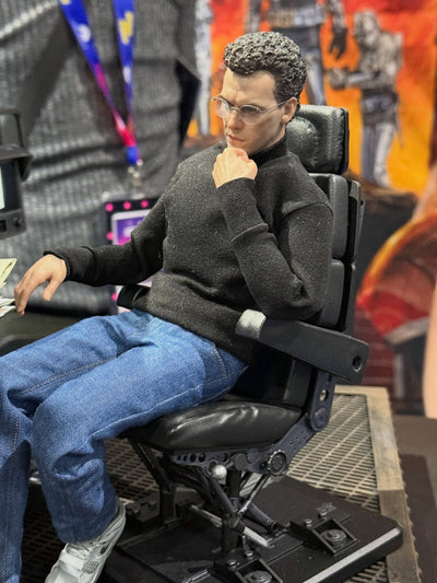 Batman (1989) - Bruce Wayne (Batcave Ver. - Deluxe) 1/6 Scale Figure