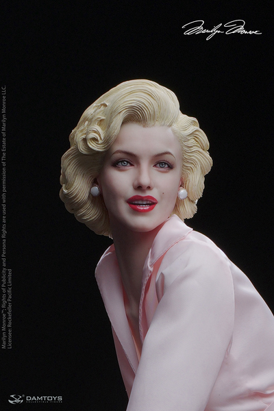 Marilyn Monroe - A Timeless Classic - 1/6 Scale Statue