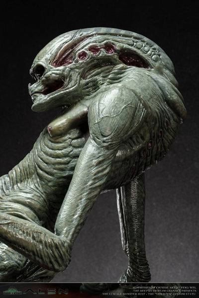Newborn Alien 1/3 Scale Statue by DeepMyth